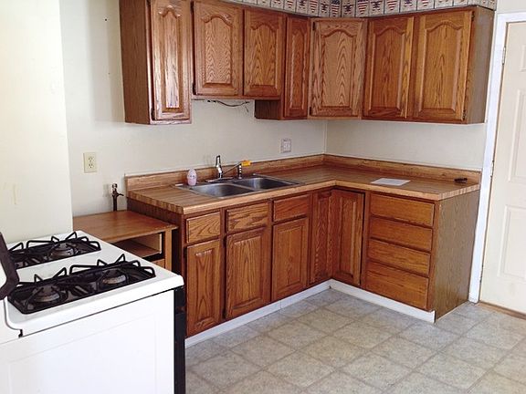 5th image of 3212 Thelma St