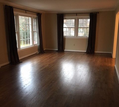 2nd image of 406 Holloway Ct NE