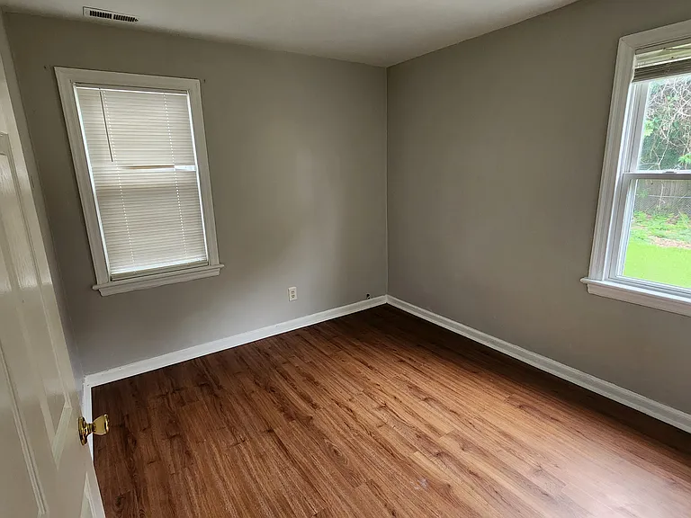 726 Grove St — Photo 8