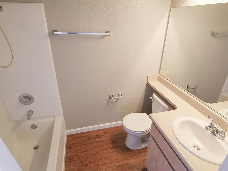 1172 Burton Dr — Photo 15