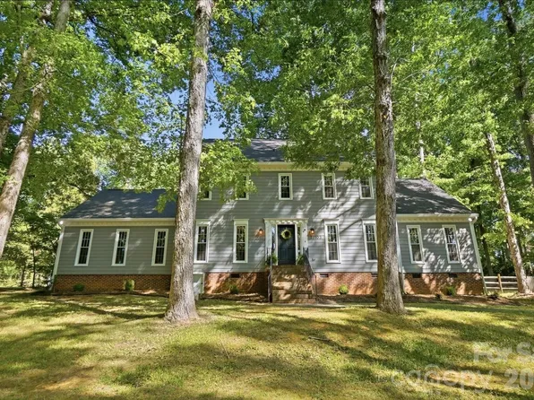 11103 Idlewild Rd, Matthews, NC 28105