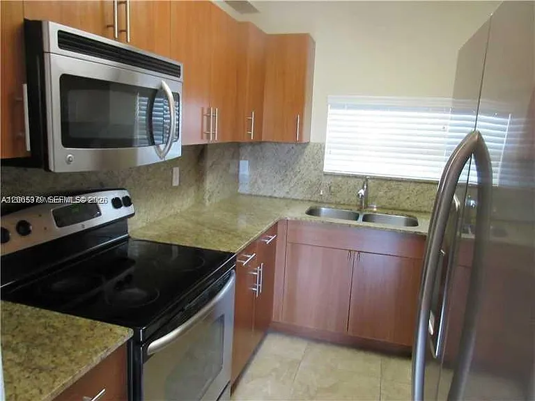 11 Antilla Ave #B — Photo 1
