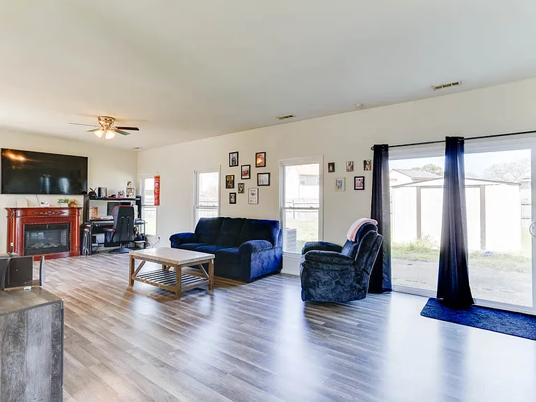3808 Sugar Creek Cir — Photo 10