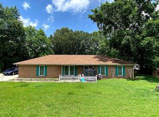 10 Lakeland Park Dr, Vicksburg, MS 39180