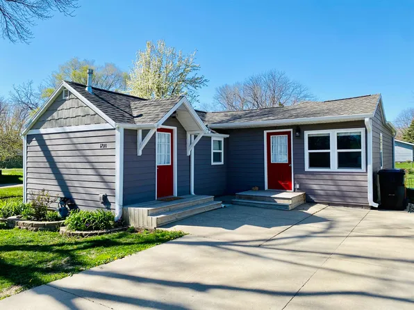 1200 E 13th St, Yankton, SD 57078