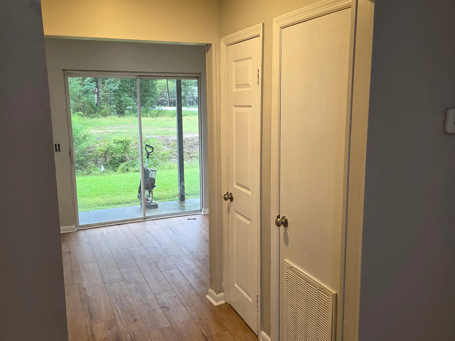 2 bed, 800 sqft, $850 — Photo 2