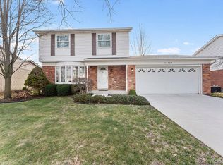 22405 Foxcroft St, Woodhaven, MI