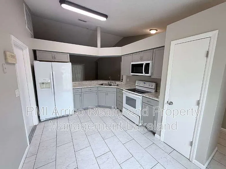 3670 Country Ln — Photo 5