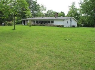 1379 Carbon Lake Rd, Murphysboro, IL 62966