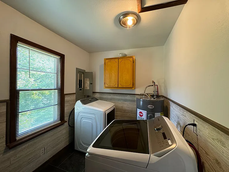 206 N Morgan St — Photo 9