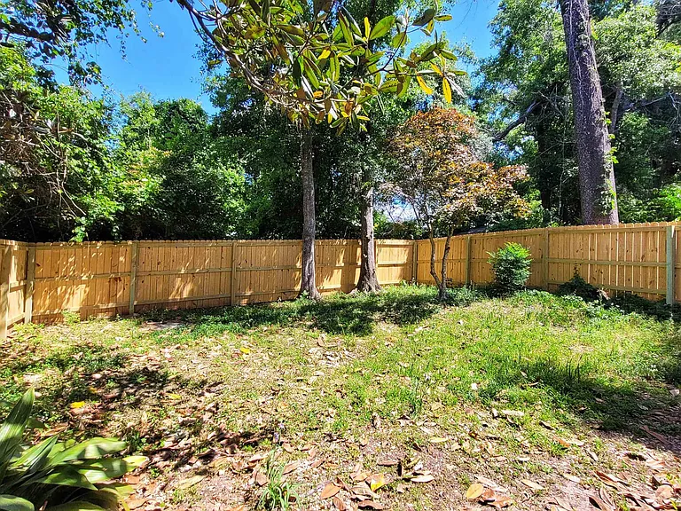 1114 Brafforton Dr — Photo 8