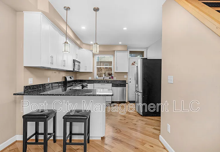 341 S Macon St — Photo 10