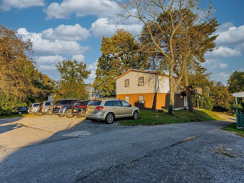 441-443 Overhill St