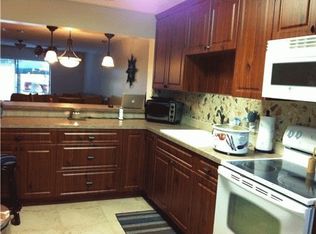 1221 NW 99th Ter, Pembroke Pines, FL 33024