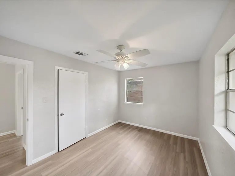 602 Reverse St — Photo 14