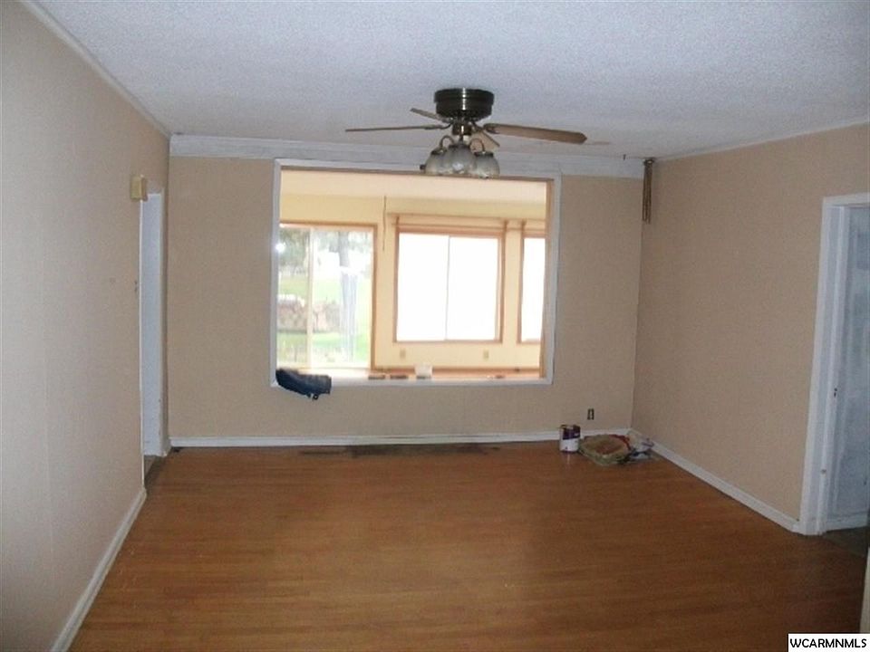 109 E Lyon St, Minneota, MN 56264 Zillow