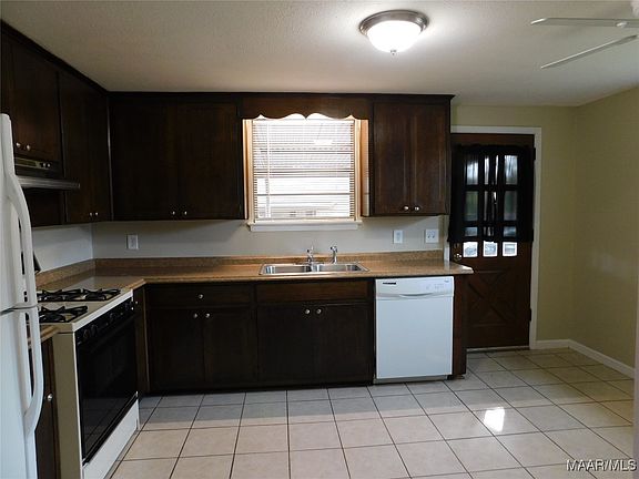 5th image of 232 Camellia Dr