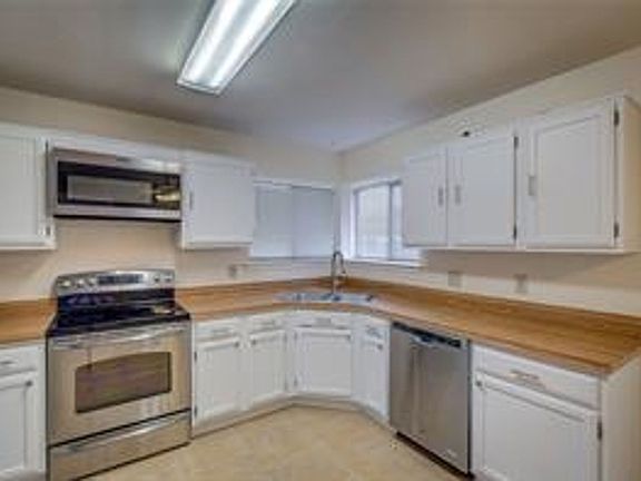 3rd image of 8005 Cornell Dr