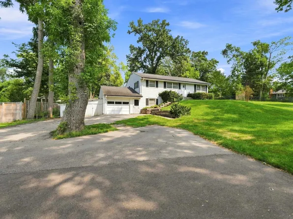 17924 Bell Cir W, Minnetonka, MN 55345
