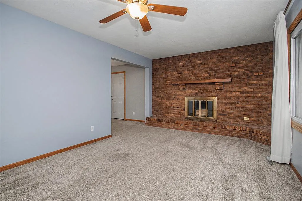 4 bed, 1152 sqft, $2,300 — Photo 1