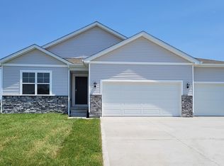 3010 Lake Hill Dr, Des Moines, IA 50320