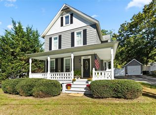 1222 N Country Rd, Stony Brook, NY 11790