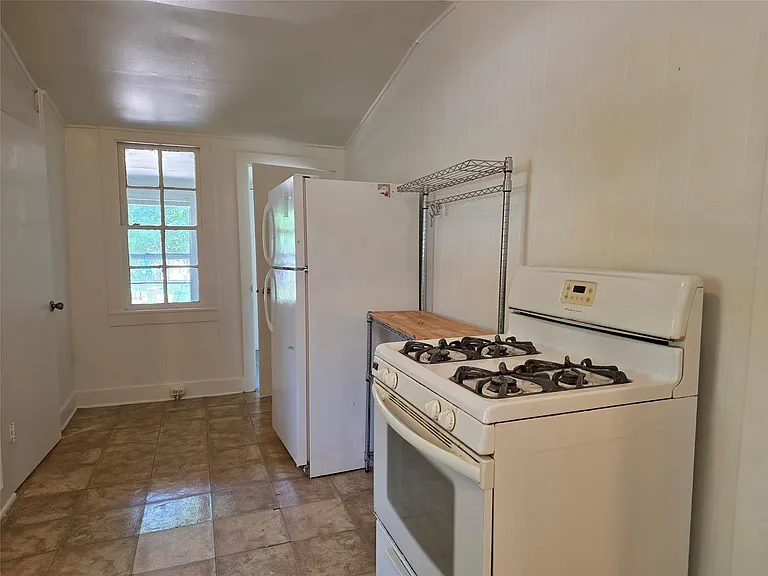 4613 Avenue G — Photo 7