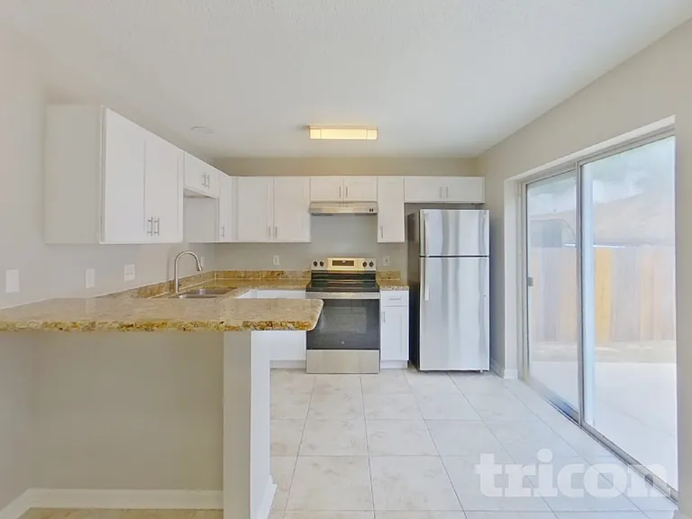 914 Cape Cod Cir — Photo 7