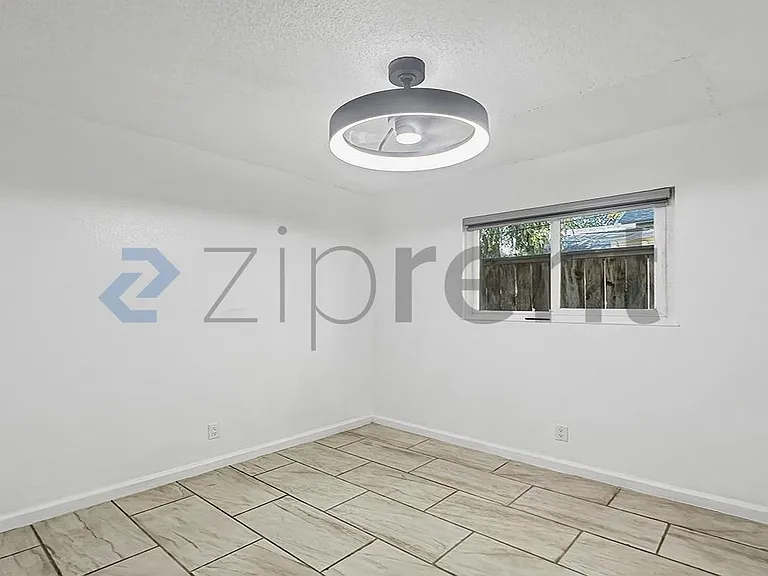 132 W 18th St #2 — Photo 10