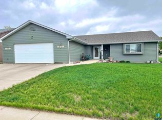 809 N Shawnee Ave, Sioux Falls, SD 57103