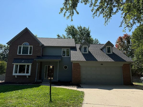 889 Bridle Cir