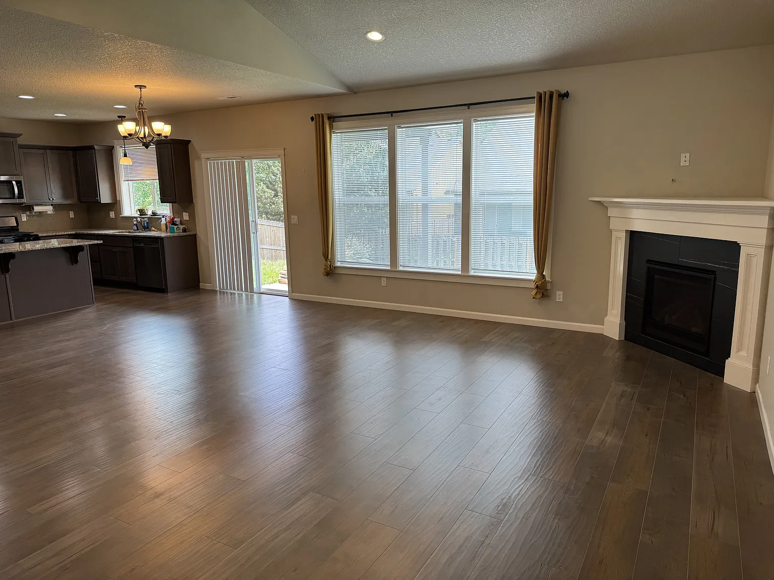 903 Riley Drive Northeast - 1 — Photo 3