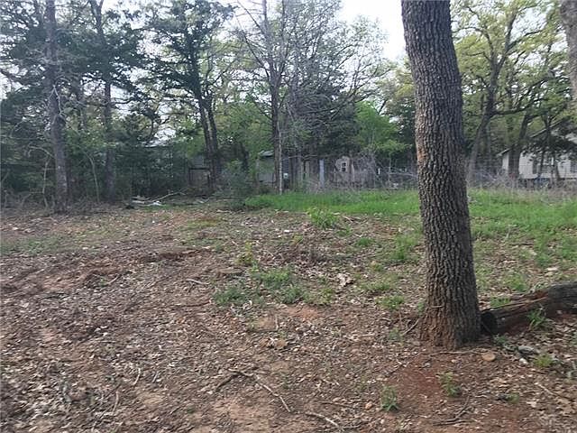 2nd image of 112 Moccasin Bend Dr