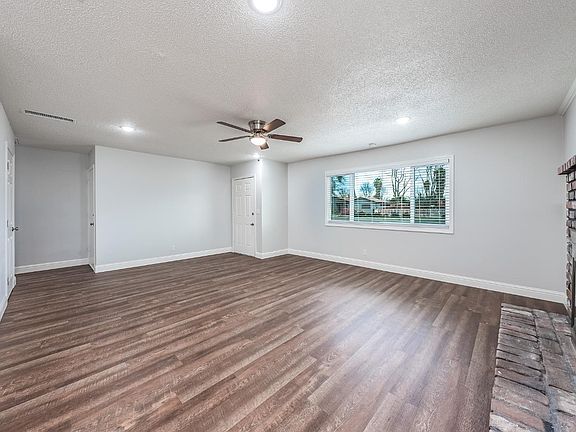 5th image of 1266 S 12th Ave