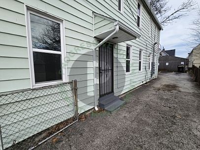 2nd image of 8023 Kosciuszko Ave #2