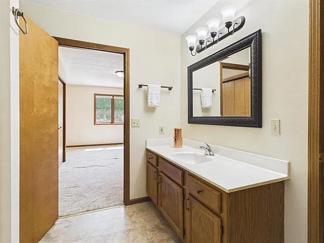 3 bed, 1493 sqft, $2,575 — Photo 3