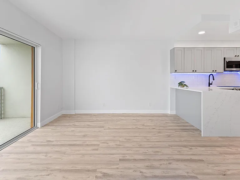 2900 NE 30th St #5D — Photo 9