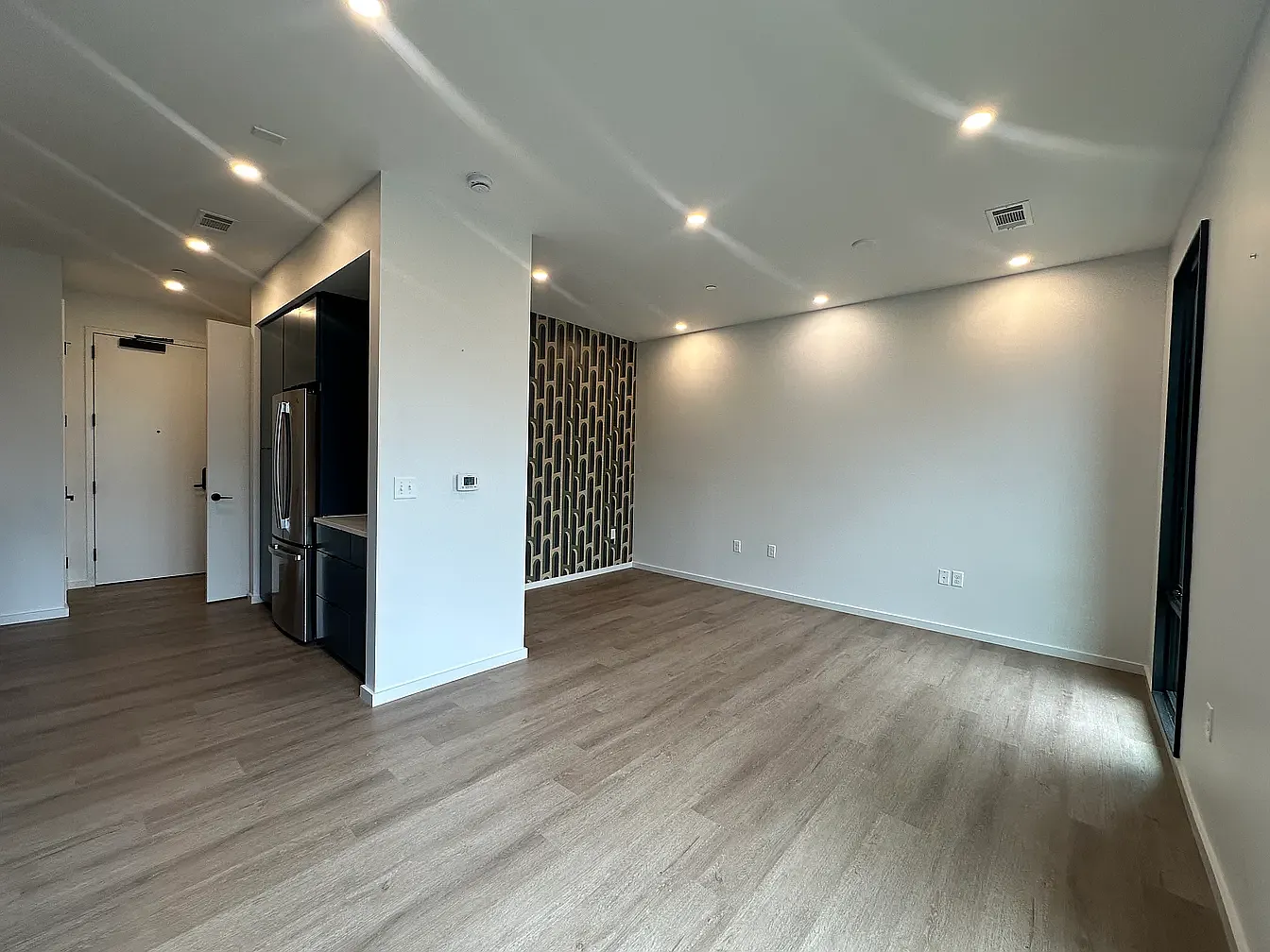 Studio, 529 sqft, $1,695 — Photo 4