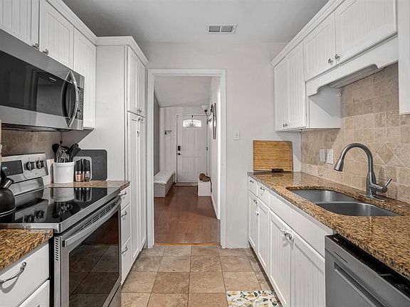 4th image of 918 Wedgewood Way