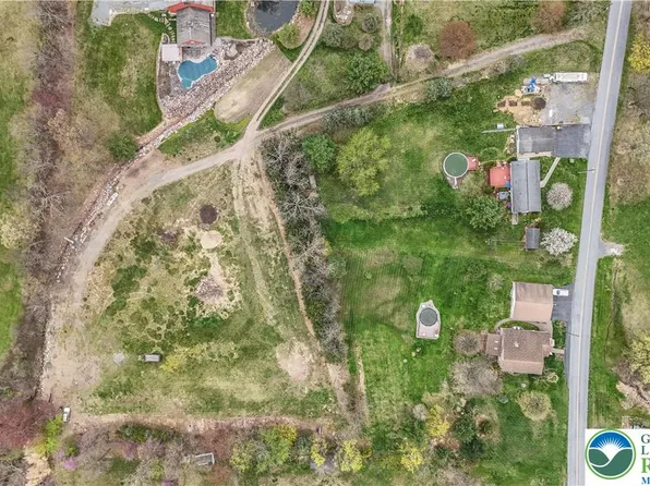 3026 Woodlane Ave N, Orefield, PA 18069