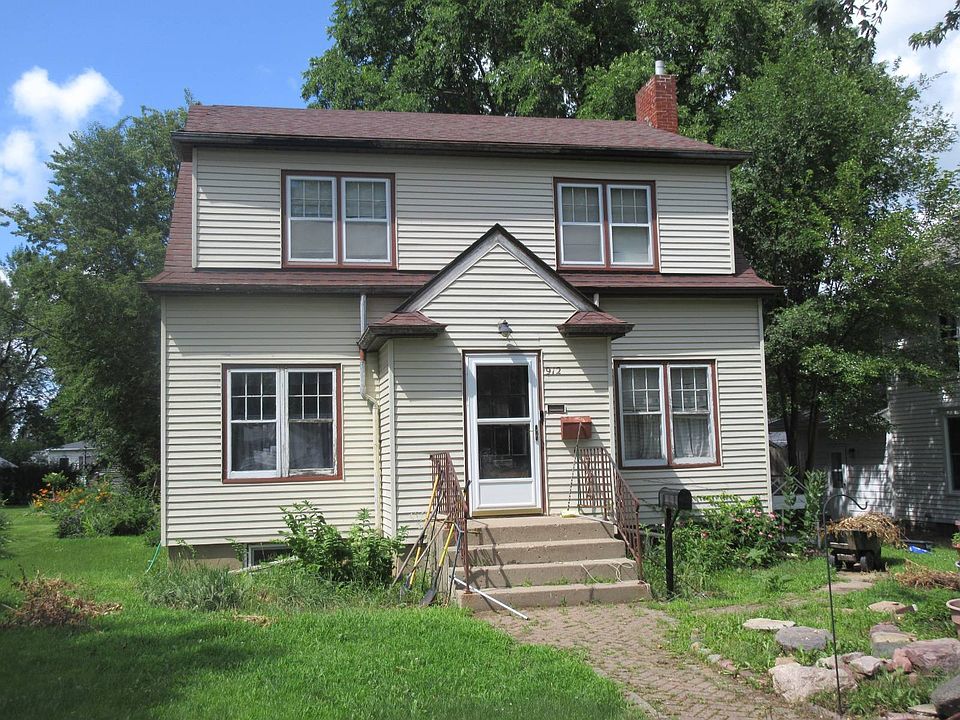 1st image of 912 Sherman St