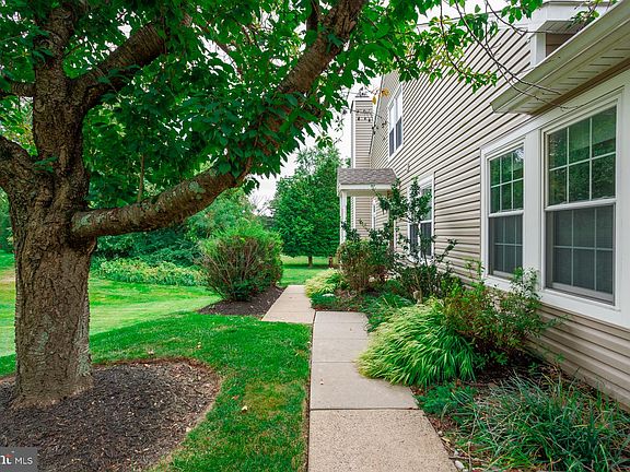 2nd image of 3901 Potters Pl