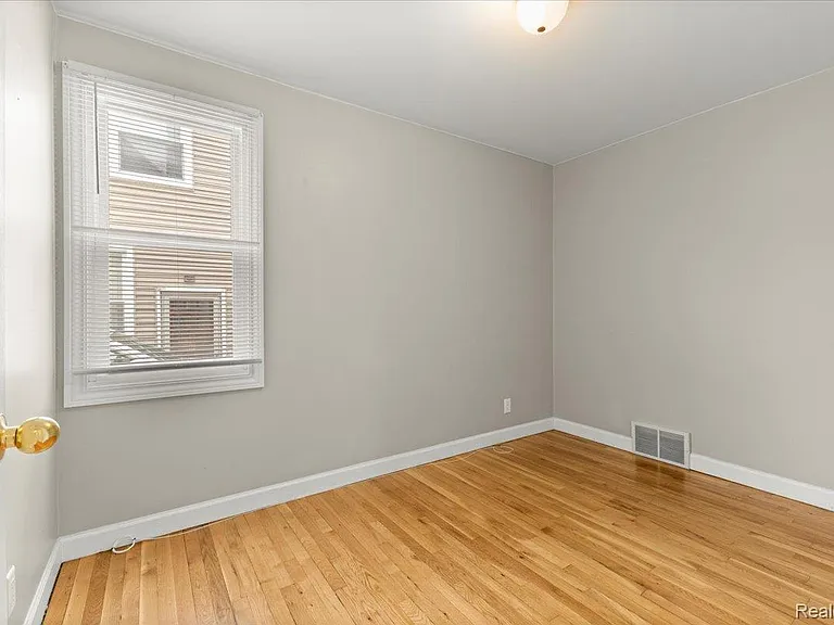 1313 Royal Ave — Photo 12