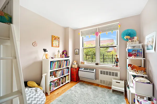 Sold by Douglas Elliman | media 20