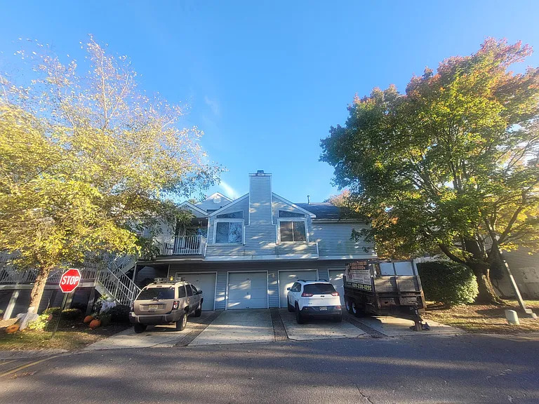 137 Heather Croft Burg Hbr — Photo 2