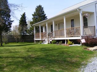 8 Hillside Rd, South Kingstown, RI 02879