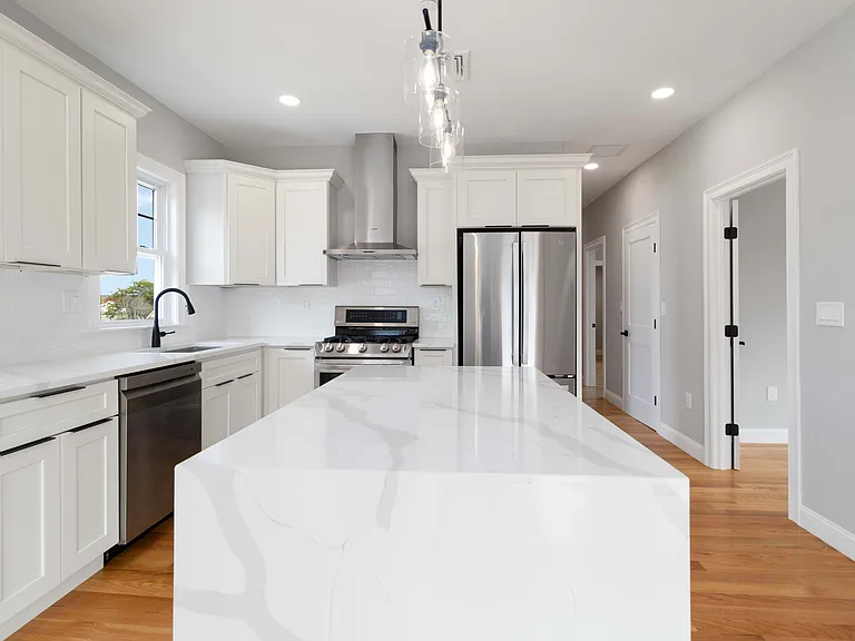 20 Alston St #20 — Photo 11