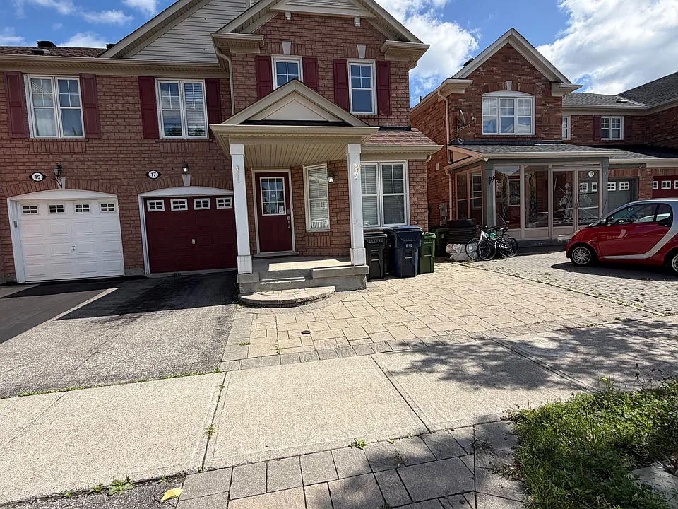 17 Millcar Dr #UPPER