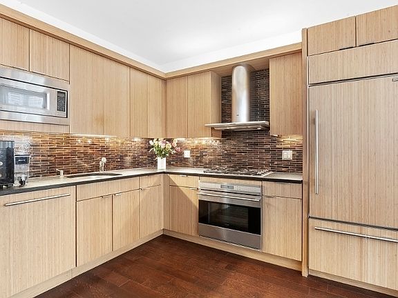5th image of 70 West St #6J