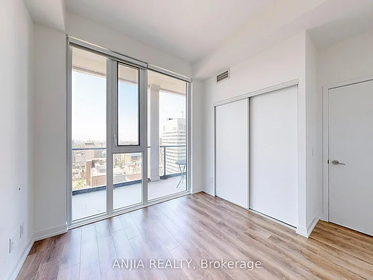 20 Edward St #2711 — Photo 15